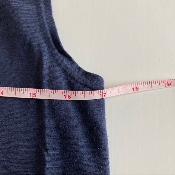 Set of 3 Old Navy Muscle Tanks - Picture 7 of 8